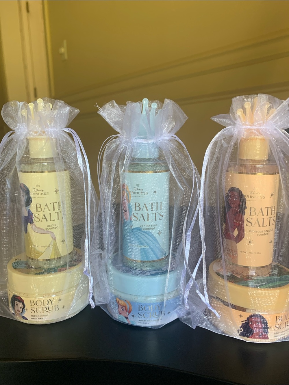 Disney Princess Luxurious Mini Bath Set - Body Scrub & Bath Salts - Choose 1 Set